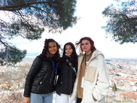 3 girls